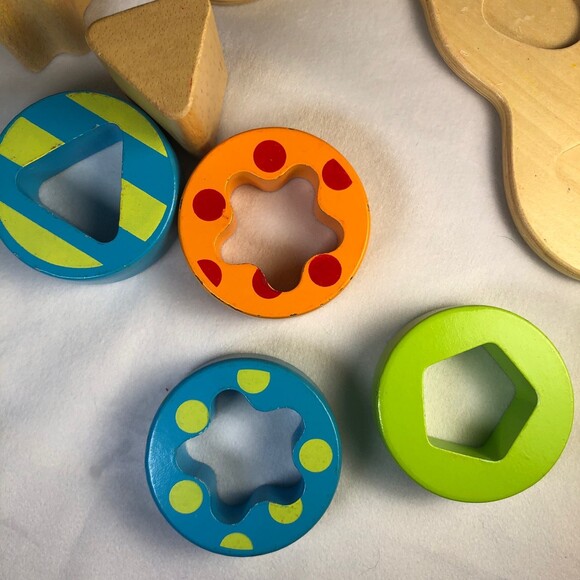 ELC Shape Sorting Caterpillar Wooden Puzzle - Picture 3 of 8